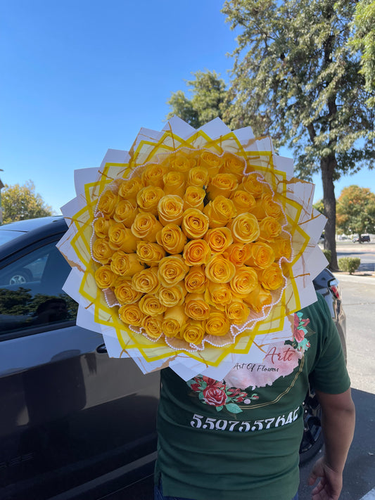 50 Yellow Roses Buchón